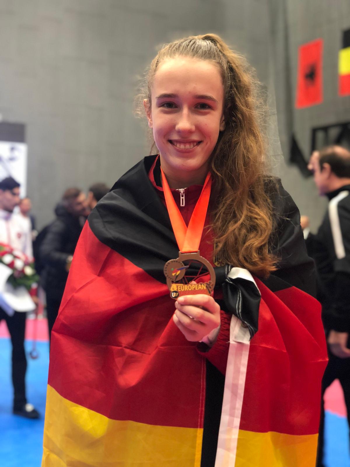 Alema Hadzic mit ihrer Bronzemedaille bei der U21-EM 2018