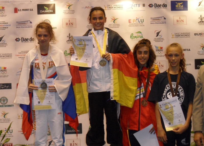 Kadetten-(U15)-Europameisterschaft 2013 in Bukarest - Sebil Sara Kaya bei der Siegerehrung