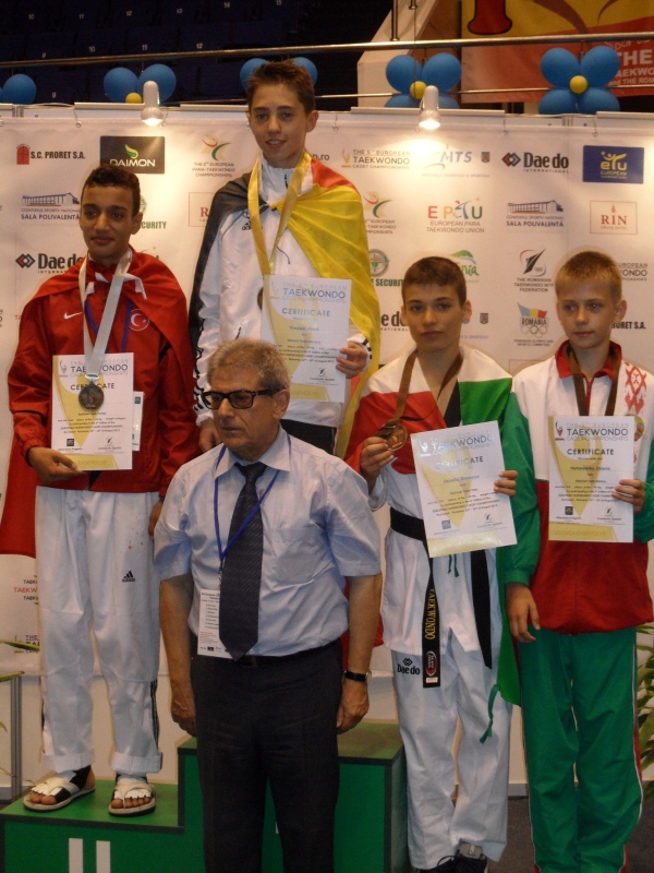 Kadetten-(U15)-Europameisterschaft 2013 in Bukarest - Frank Rüppel bei der Siegerehrung